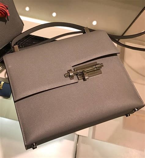 Hermes verrou shoulder bag